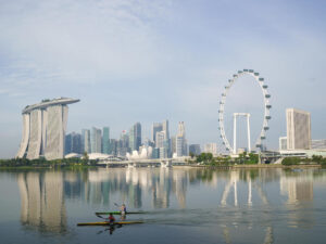 Singapore stocks’ best year since 2017 masks downbeat outlook